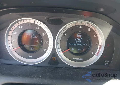 2011 Volvo Xc60 T6/T6 R-Design z USA, uszkodzony, nr VIN YV4902DZ3B2186777